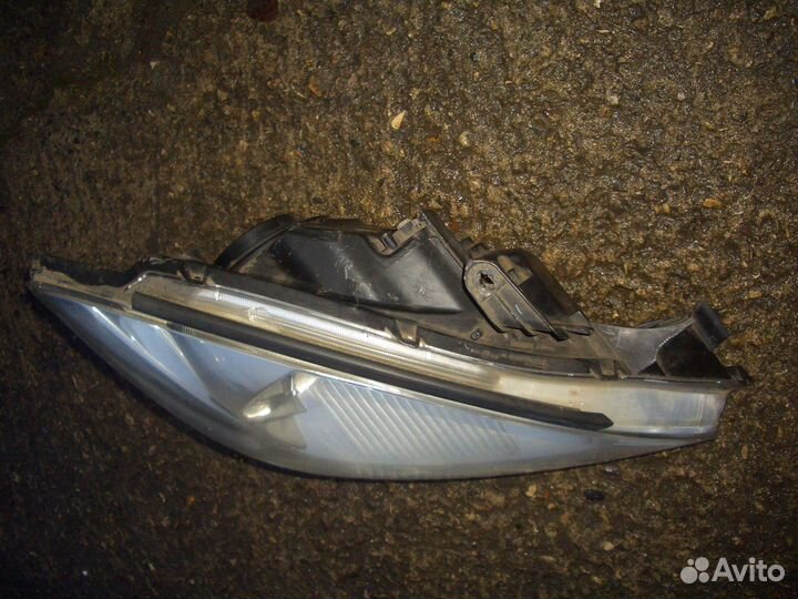 Фара правая Митсубиси Ланцер 9 с03