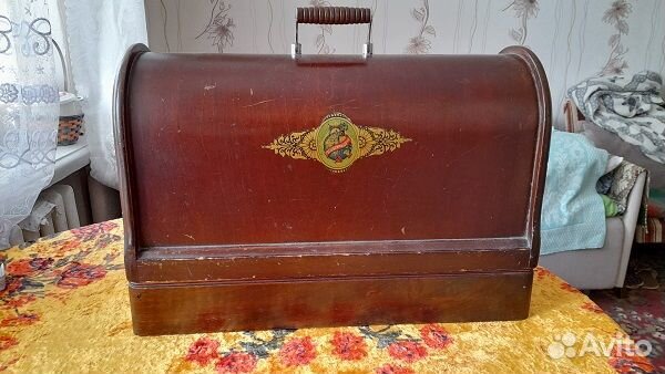 Швейная машина 