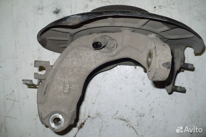 Кулак поворотный Фольксваген Пассат В-6