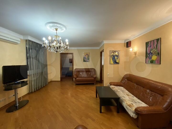 4-к. квартира, 103 м², 9/10 эт.