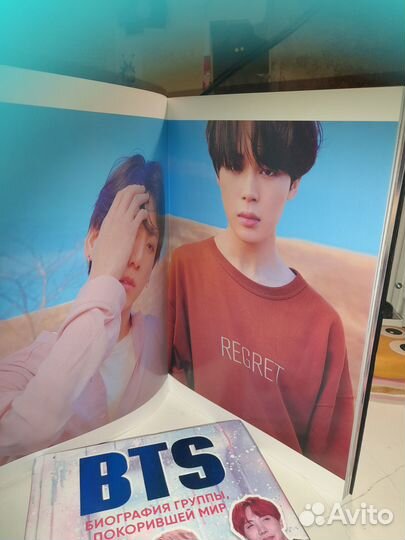 BTS книга и постеры
