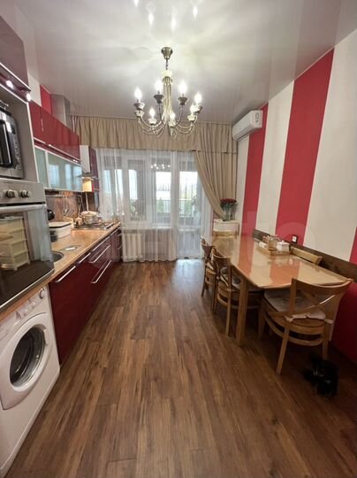 Дом 284 м² на участке 7 сот.