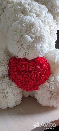 Мишка из роз