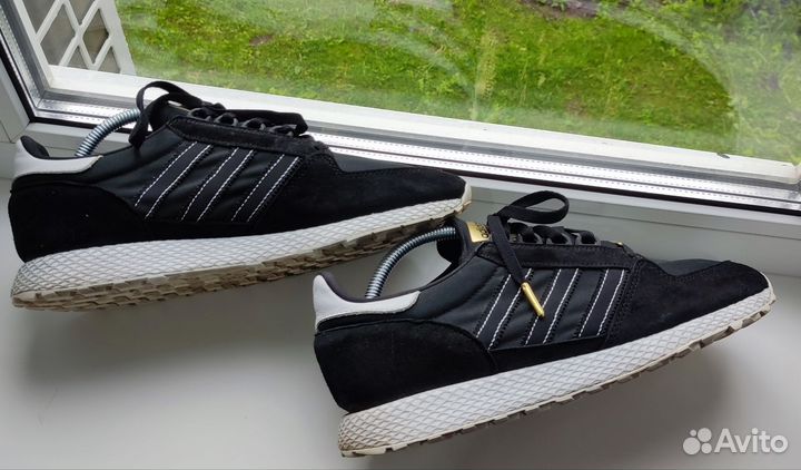 Кроссовки adidas forest grove