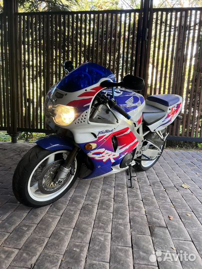 Honda CBR900RR SC28