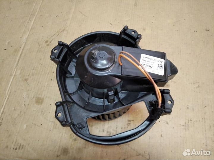 Моторчик печки w117 CLA-class 651.930 2016