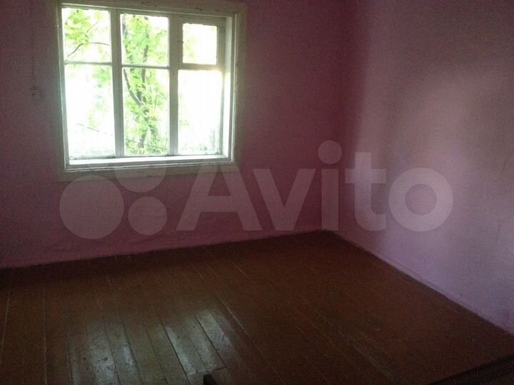 Дом 30 м² на участке 5 сот.