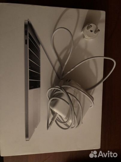 Apple MacBook Pro 13 2016 (i5, 8/256gb)