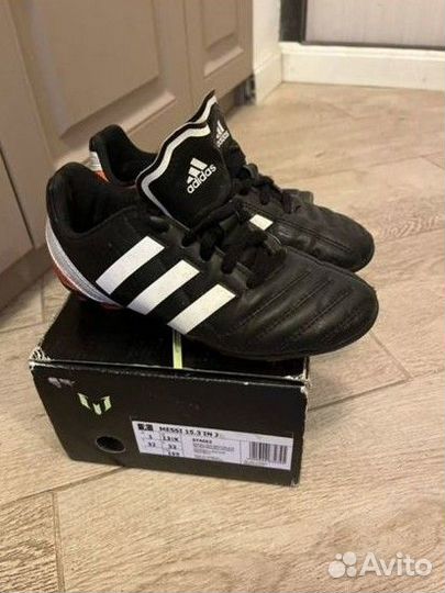Футбольные бутсы adidas