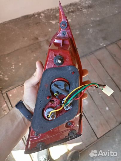 Задний фонарь крышки багажника