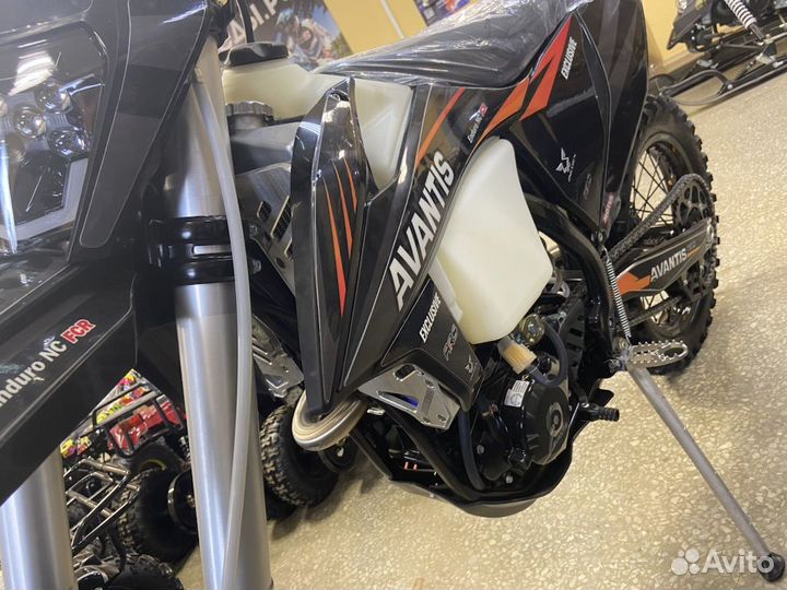Мотоцикл Avantis Enduro 300 PRO Carb FCR Exclusive
