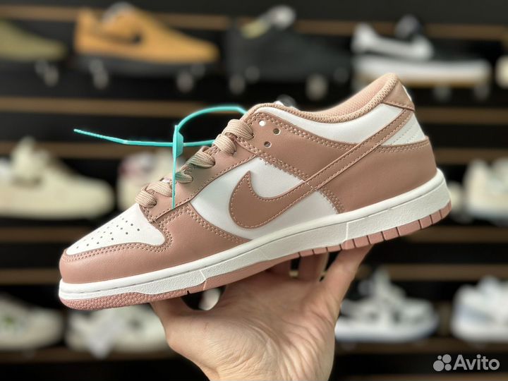 Nike dunk low lux