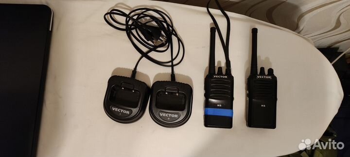 Продам 2 рации вектор, цена за две