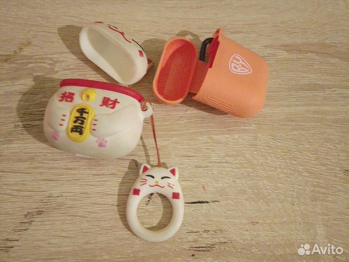 Чехлы для беспроводных наушников