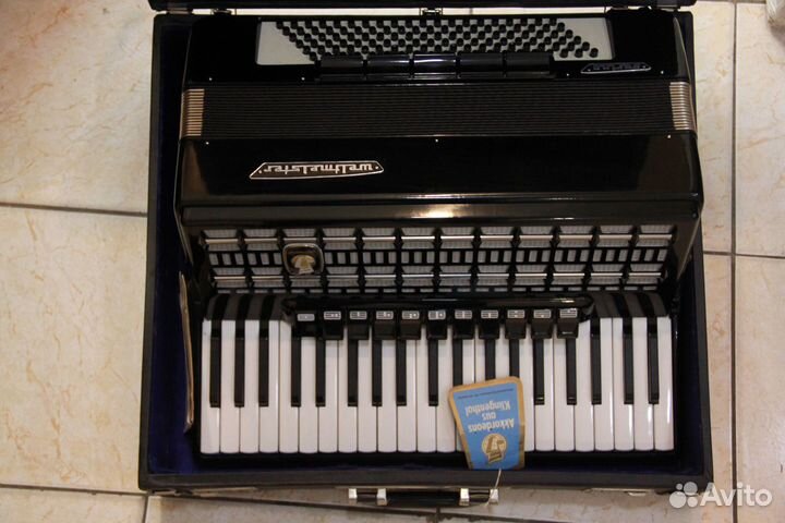 Аккордеон Weltmeister serino(полноразмерный)