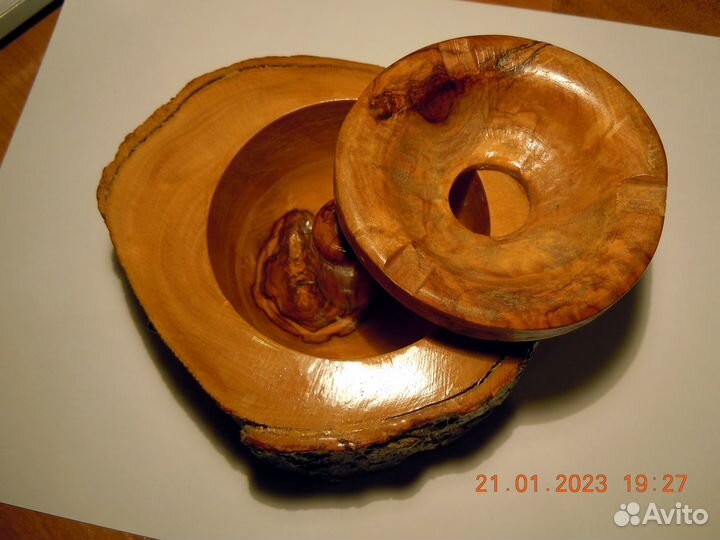 Пепельница из тропического дерева