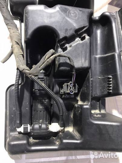 Бачок омывателя Volkswagen Tiguan 1