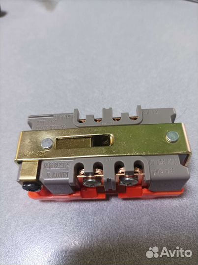 Розетка 100В 20А для японской и американской тех