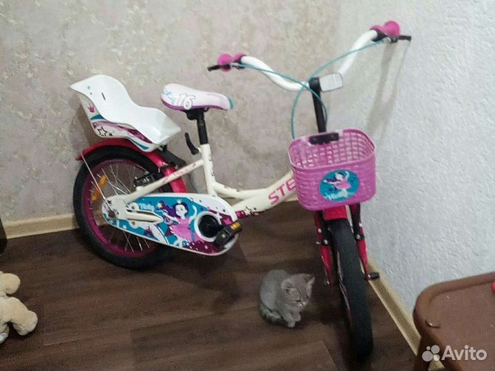 Велосипед для девочки от 3.5 лет + самокат