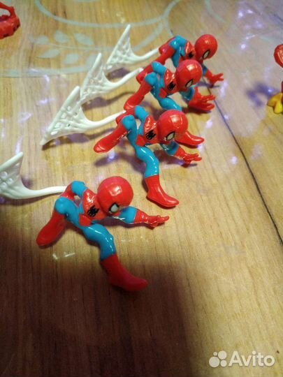 Игрушки marvel и леди баг из киндера