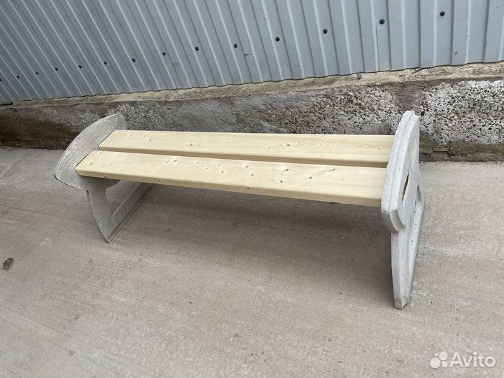 Бетонные скамейки