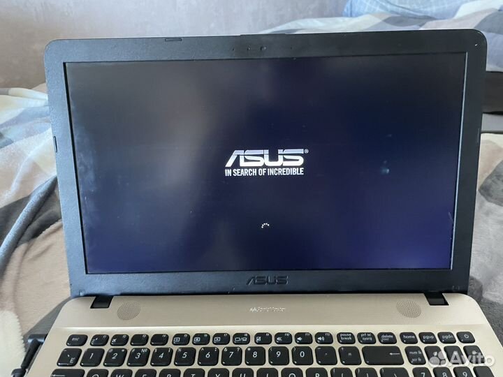 Ноутбук asus X555L