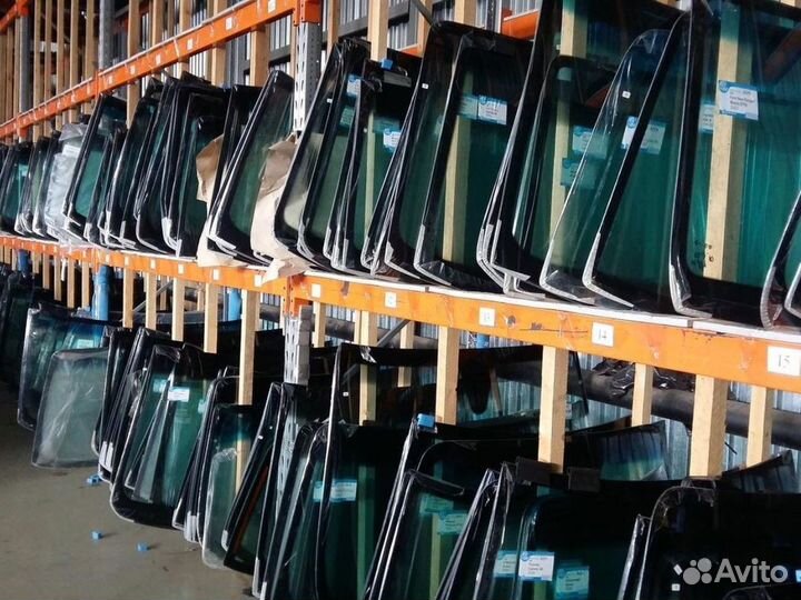 Лобовое стекло bmwm4