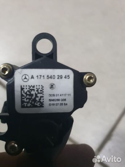 Переключатель рулевой колонки Mercedes A1715402945