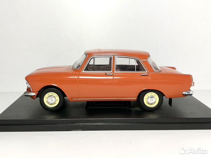 Модель автомобиля Москвич 412 1/24 лса