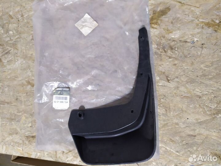 Брызговики задние не комплект, только левый logan