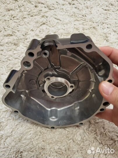 Крышка двигателя левая генератора Suzuki GSR gsxr