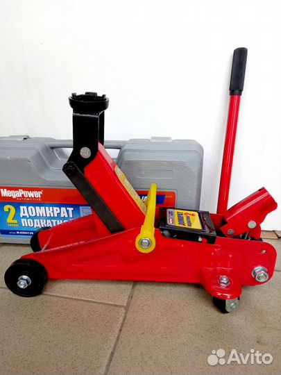 Домкрат подкатной 2 т Мega Power