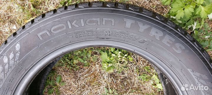 Nokian Tyres Hakkapeliitta 9 215/55 R17 98T