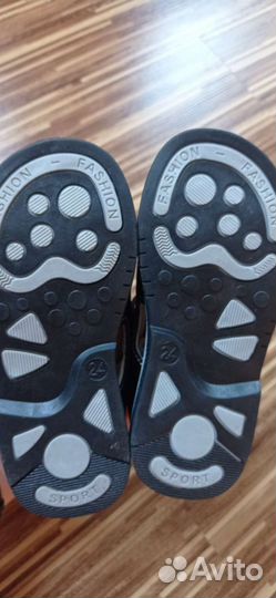 Сандали новые