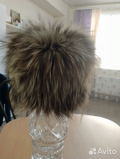 Женские меховые шапки