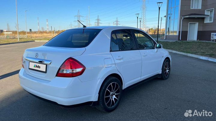 Nissan Tiida 1.5 AT, 2005, 275 000 км