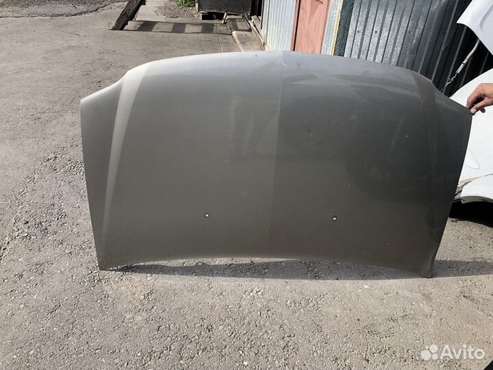 Капот на LADA Largus