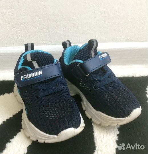 Кроссовки детские 25 размер