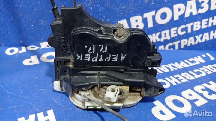 Передний правый замок двери Mitsubishi Airtrek