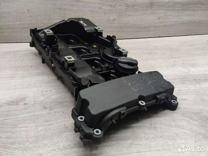 Клапанная крышка Mercedes M271