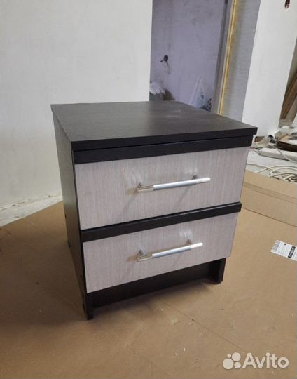 Тумба прикроватная