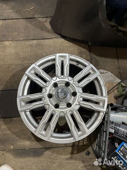 Литые диски r18 на cadillac escalade