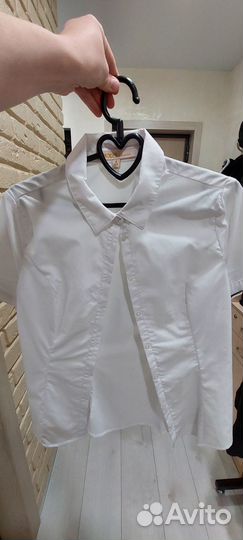 Блузки белые 44 и 46 размер