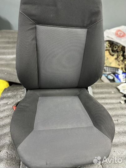 Передние сиденья