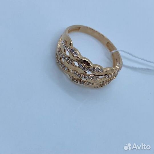 Золотое кольцо с камнем 18,5р
