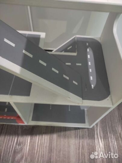 Парковка деревянная бу