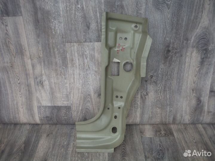 Стойка передняя левая внутренняя skoda Octavia 201