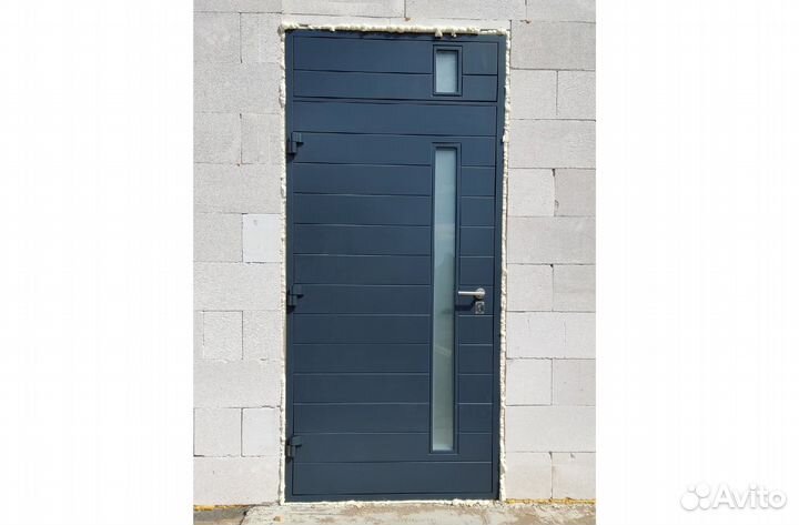 Входная дверь из массива дерева с коробом.С-М6