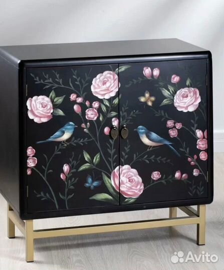 Комод в стиле Шинуазри. Дерево