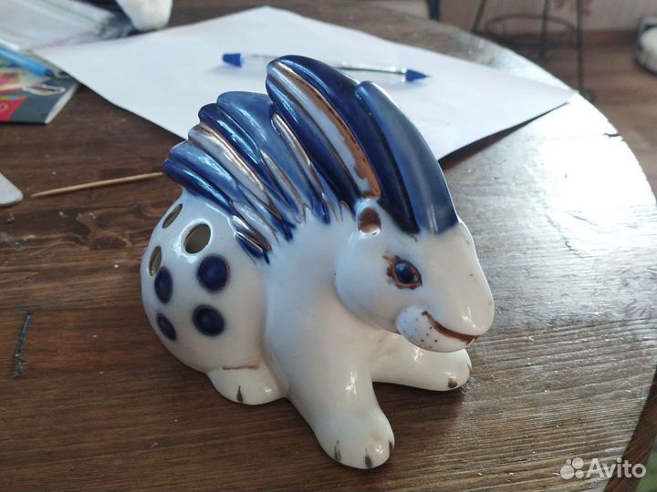Статуэтка фарфор